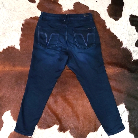 Seven7 High Rise Skinny Skin-Fit jeans - Picture 1 of 8